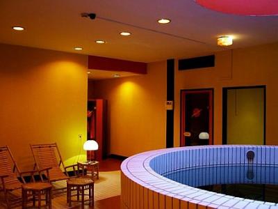 Jacuzzi în cel mai mare hotel din Budapesta - Grand Hotel Hungaria în Budapesta, Ungaria - ✔️ Danubius Hotel Hungaria City Center**** Budapest - hotel aproape de gara de est din Budapesta