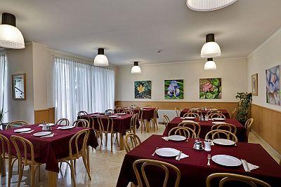 Sală de mic dejun în hotelul Business Jagello - cazare în hotelul central Jagello din Budapesta  - ✔️ Hotel Jagello*** Budapest ✔️ hotel centru în Budapesta