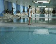 Piscină în Hotelul Danubius Health Spa Resort Helia din Budapesta - hotel cu panoramă