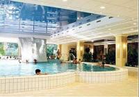 Baie termală în Budapesta în hotelul Danubius Health Spa Resort Margitsziget, Ungaria