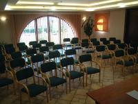 Sală de conferinţe şi evenimte în Hotel Airport Stacio în Vecses, aproape de Budapesta