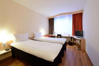 Hotel Ibis City - hotel în centrul Budapestei cu paracare închisă - ✔️ Hotel Ibis Budapest City*** - Hotel de 3 stele în Budapesta  /Ibis Emke/ 