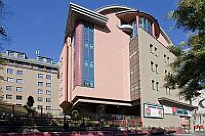 Hotel Ibis Budapest Heroes Square 3* hotel în centrul orașului - ✔️ Ibis Heroes Square*** Budapest - Hotel Ibis pe strada Dozsa Gyorgy din Budapesta, la un preț bun