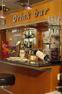 Ibis Styles Budapest City - drink bar - Hotel elegant de 3 stele din Budapesta - ✔️ Ibis Styles Budapest City*** - Hotel de 3 stele pe malul Dunării în Budapesta