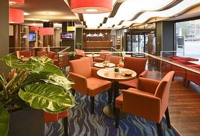 Lobby bar - Hotelul Novotel Danube de 4 stele - Budapesta, Ungaria - ✔️ Hotel Novotel Budapest Danube**** - Hotel Novotel Danube Budapesta