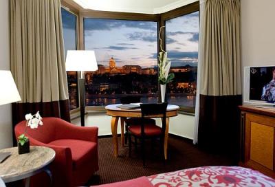 Vedere spre Castelul Buda dintr-o cameră lux - Sofitel Chain Bridge Hotel - Sofitel Budapest Chain Bridge***** - hoteluri în centrul budapestei