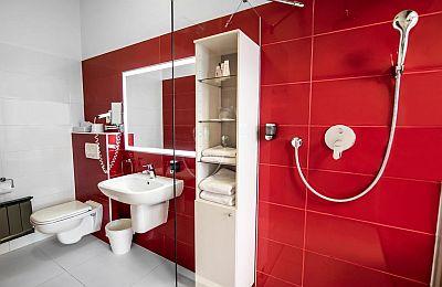 Baie la hotel Rubin - wellness şi spa - odihnă şi tatament - hotel 4 stele la Budapesta - ✔️ Rubin Wellness Hotel Budapest ✔️ hotel wellness Rubin